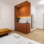 아파트 прожиття *